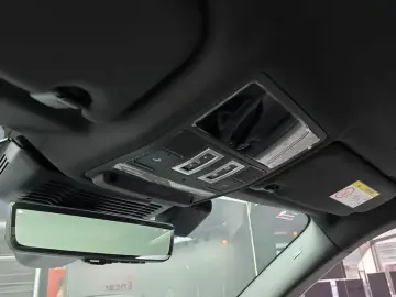 2025 Land Rover Range Rover Evoque с пробегом 9 344 км