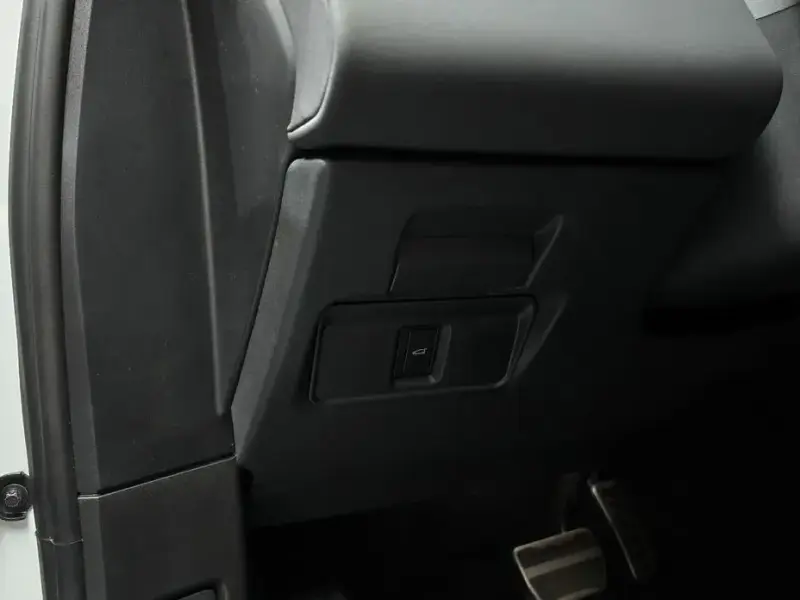 2025 Land Rover Range Rover Evoque с пробегом 9 344 км