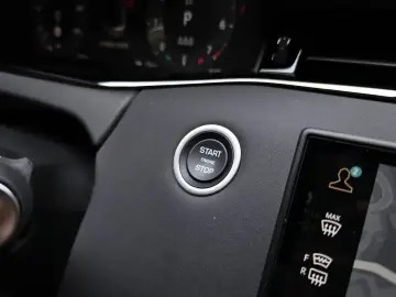 2025 Land Rover Range Rover Evoque с пробегом 9 344 км