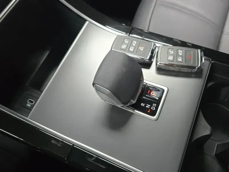 2024 Land Rover Range Rover Evoque с пробегом 9 390 км