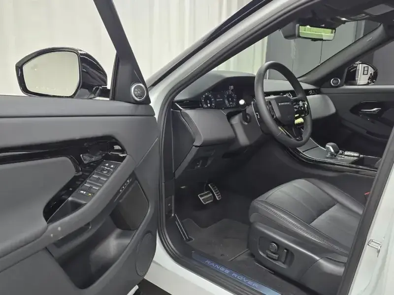 2024 Land Rover Range Rover Evoque с пробегом 9 390 км