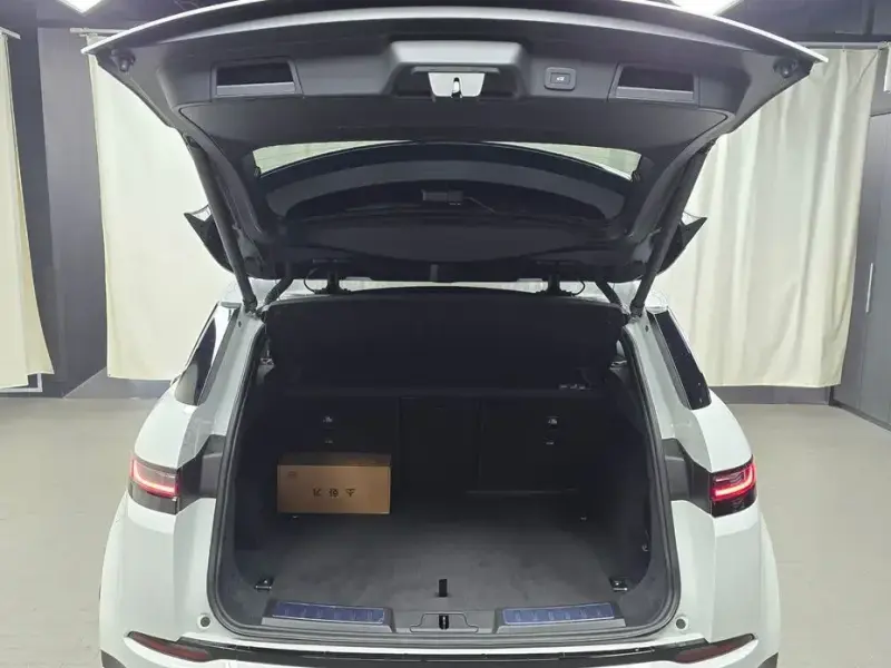 2024 Land Rover Range Rover Evoque с пробегом 9 390 км