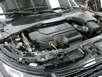 2025 Land Rover Range Rover Evoque с пробегом 12 065 км