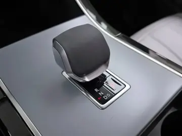 2025 Land Rover Range Rover Evoque с пробегом 12 065 км