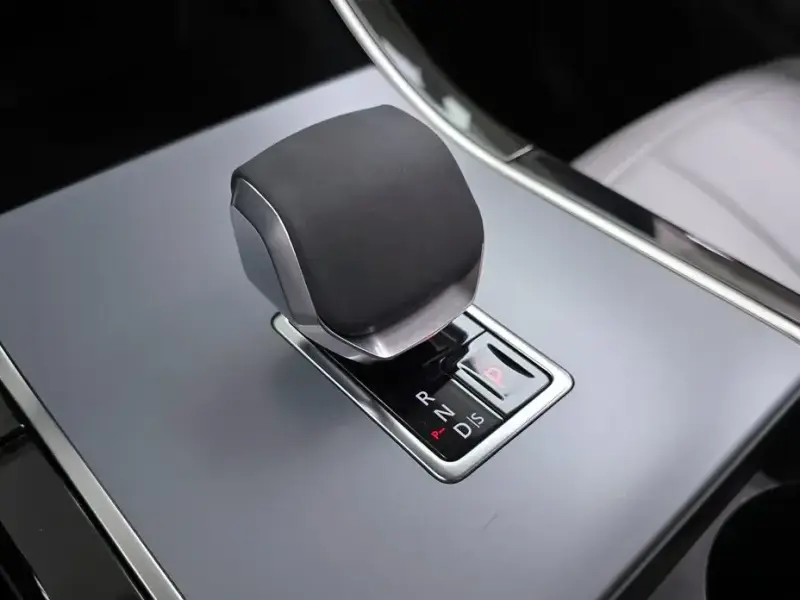 2025 Land Rover Range Rover Evoque с пробегом 12 065 км