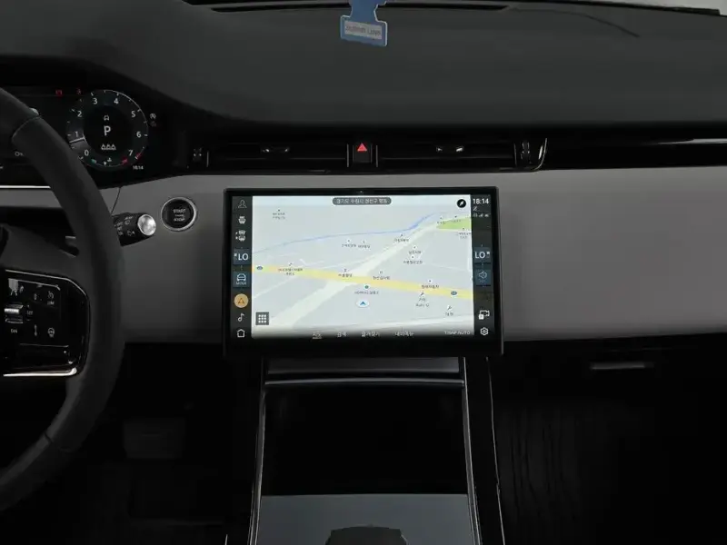 2025 Land Rover Range Rover Evoque с пробегом 12 065 км