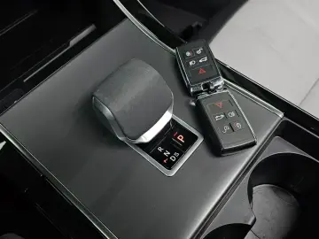 2025 Land Rover Range Rover Evoque с пробегом 1 096 км