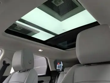 2025 Land Rover Range Rover Evoque с пробегом 12 065 км