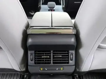2025 Land Rover Range Rover Evoque с пробегом 12 065 км
