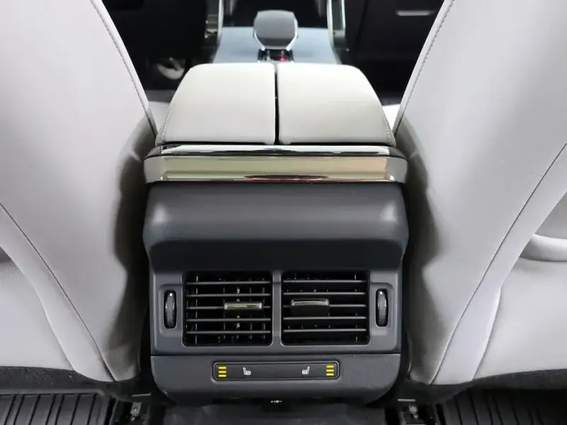 2025 Land Rover Range Rover Evoque с пробегом 12 065 км