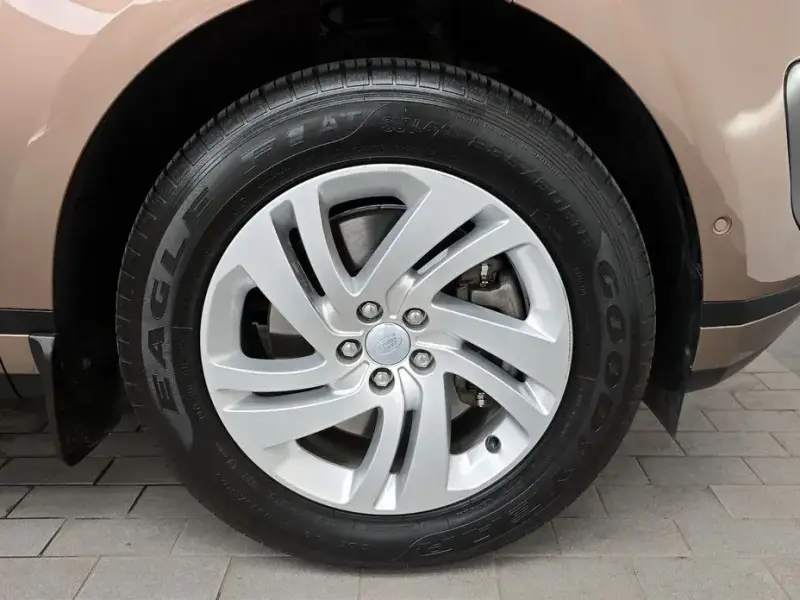 2025 Land Rover Range Rover Evoque с пробегом 12 065 км