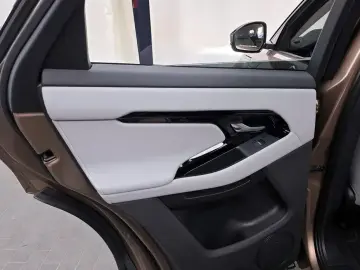 2025 Land Rover Range Rover Evoque с пробегом 12 065 км