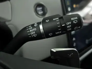 2025 Land Rover Range Rover Evoque с пробегом 12 065 км