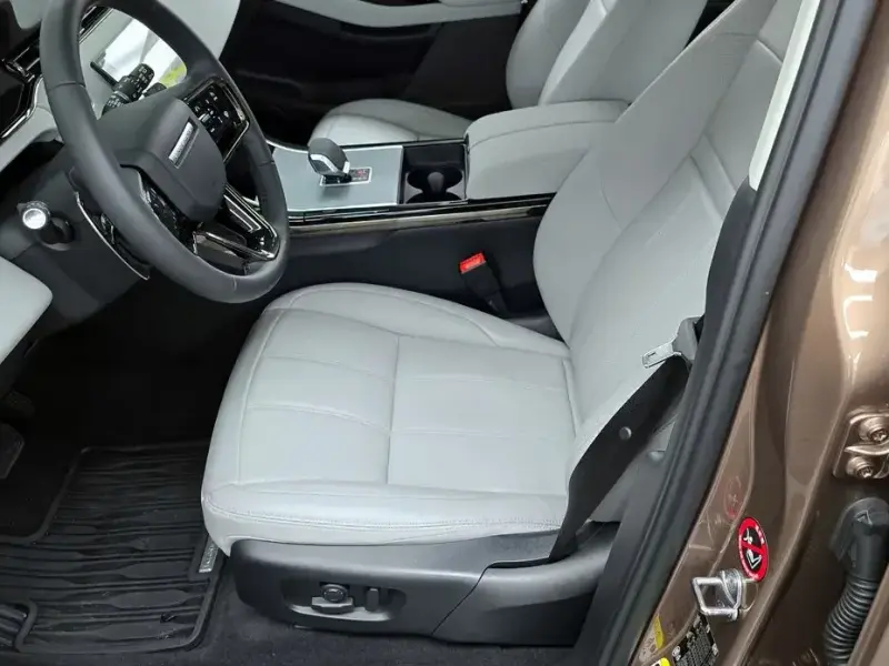 2025 Land Rover Range Rover Evoque с пробегом 12 065 км