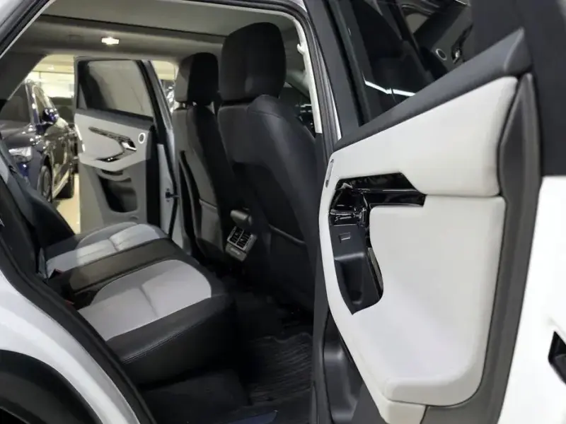 2025 Land Rover Range Rover Evoque с пробегом 16 800 км