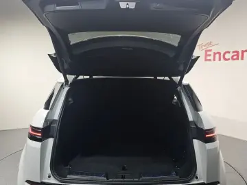 2024 Land Rover Range Rover Evoque с пробегом 28 813 км