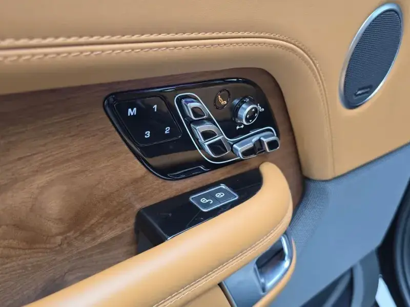 2020 Land Rover Range Rover с пробегом 84 439 км