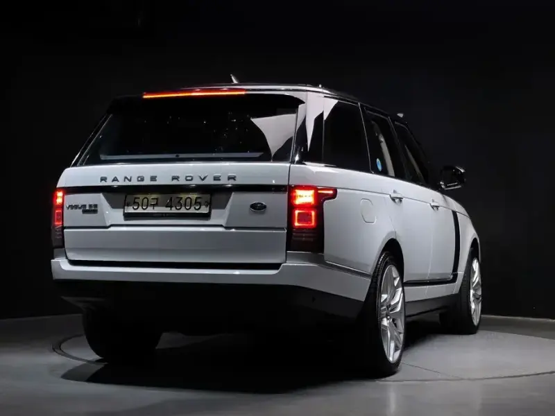 2017 Land Rover Range Rover с пробегом 132 521 км