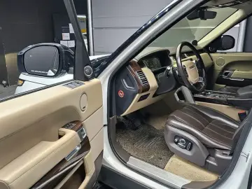 2017 Land Rover Range Rover с пробегом 132 521 км