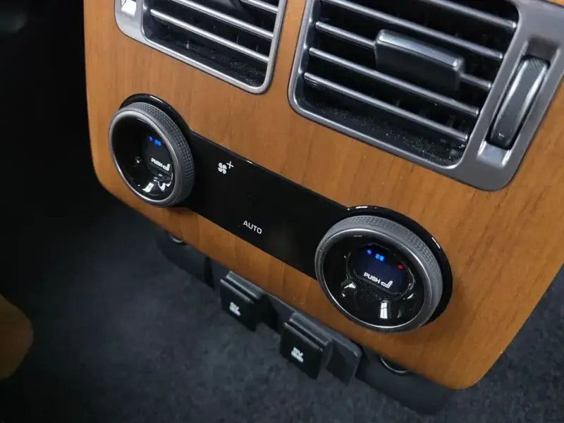 2020 Land Rover Range Rover с пробегом 111 070 км