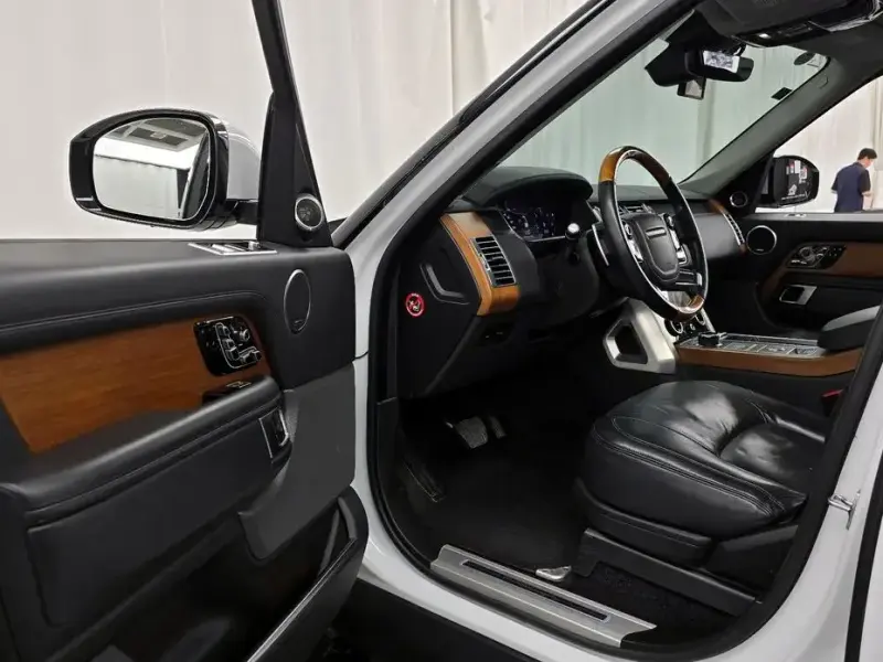 2020 Land Rover Range Rover с пробегом 128 880 км