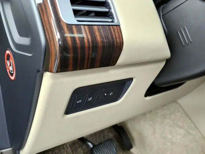 2017 Land Rover Range Rover с пробегом 105 800 км