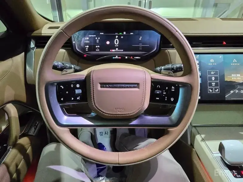 2024 Land Rover Range Rover с пробегом 5 678 км