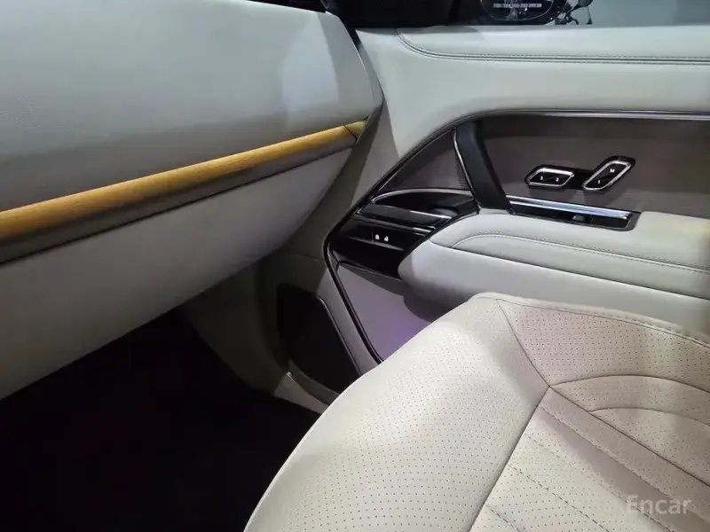 2025 Land Rover Range Rover с пробегом 6 203 км