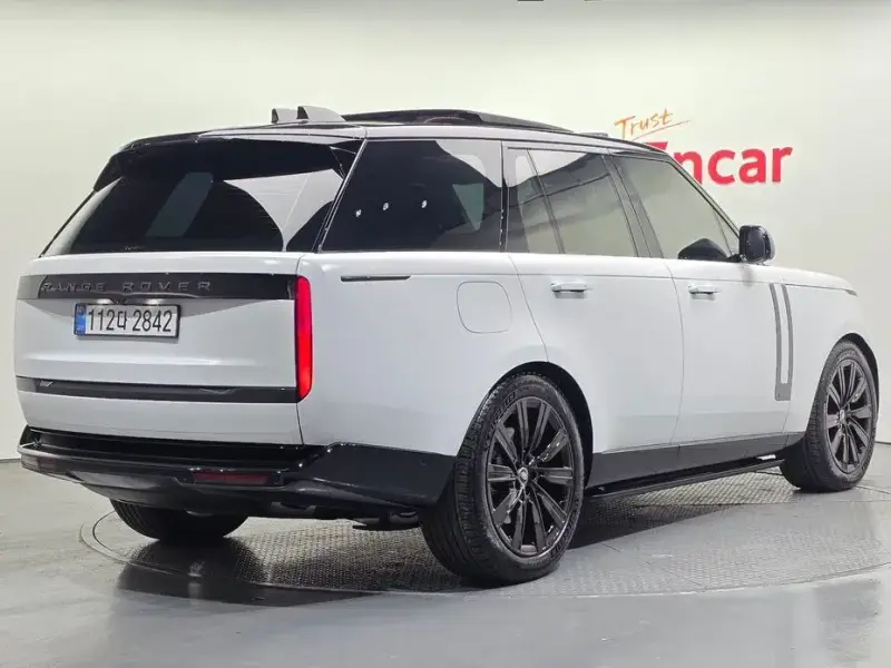 2025 Land Rover Range Rover с пробегом 2 322 км