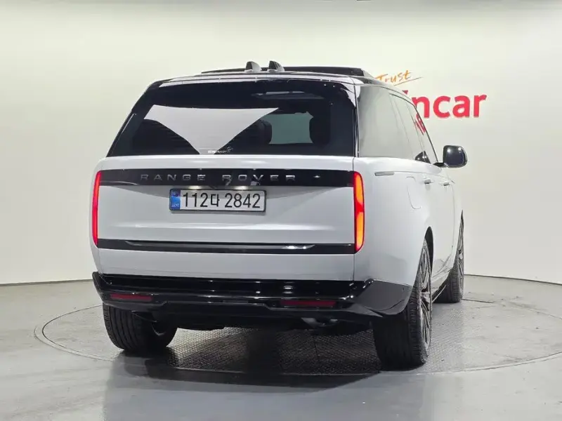 2025 Land Rover Range Rover с пробегом 2 322 км