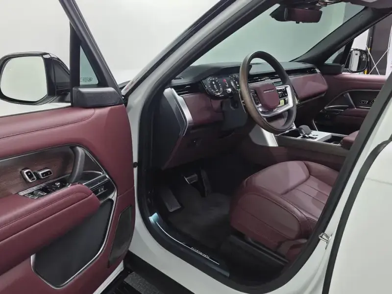 2025 Land Rover Range Rover с пробегом 2 322 км