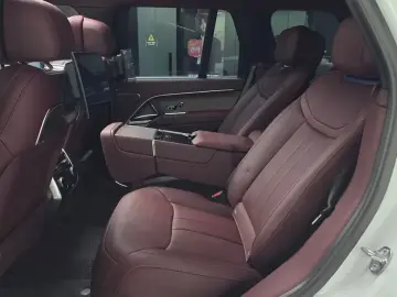 2025 Land Rover Range Rover с пробегом 2 322 км