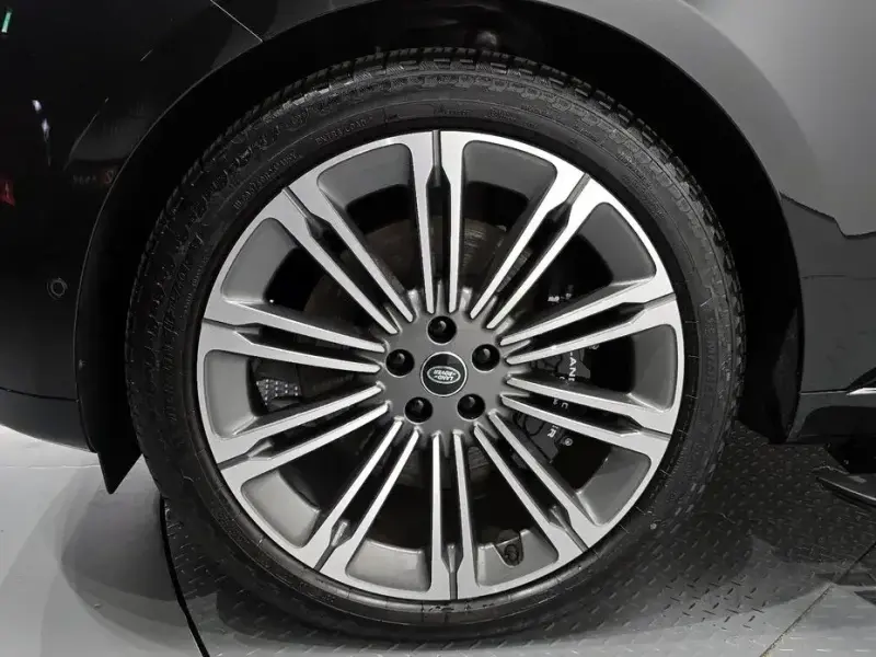 2025 Land Rover Range Rover с пробегом 3 525 км