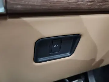 2024 Land Rover Range Rover с пробегом 15 870 км