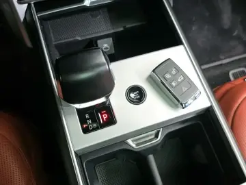2024 Land Rover Range Rover с пробегом 16 103 км