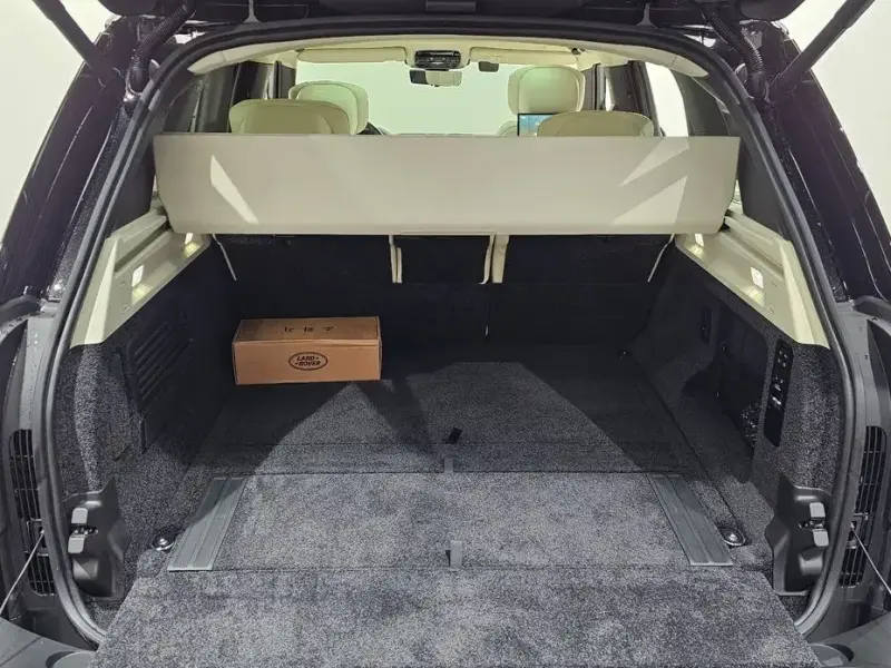 2025 Land Rover Range Rover с пробегом 2 275 км