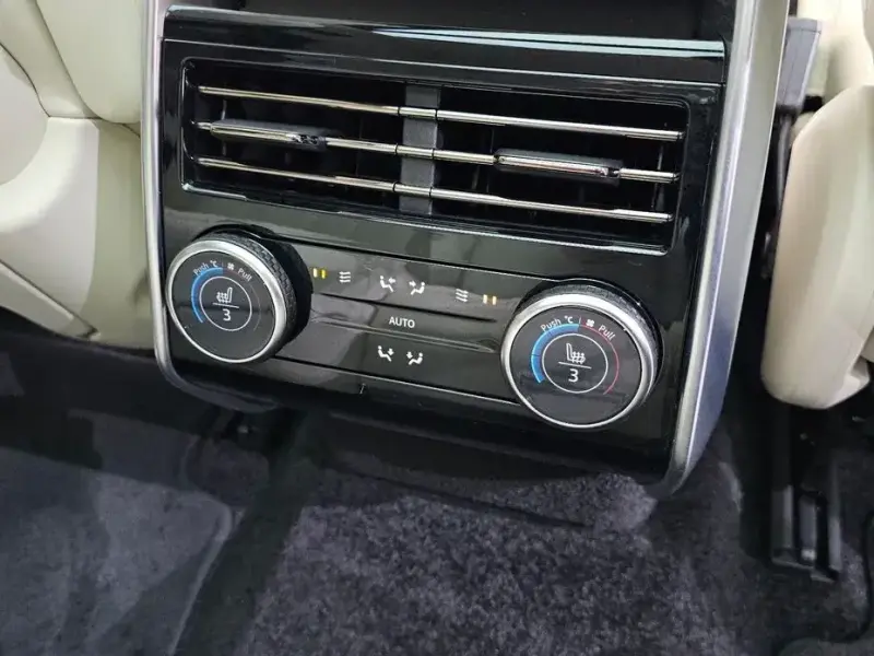 2025 Land Rover Range Rover с пробегом 2 275 км