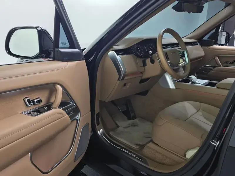 2025 Land Rover Range Rover с пробегом 7 878 км