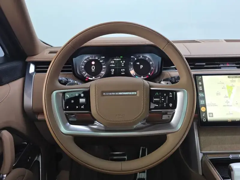 2025 Land Rover Range Rover с пробегом 7 878 км