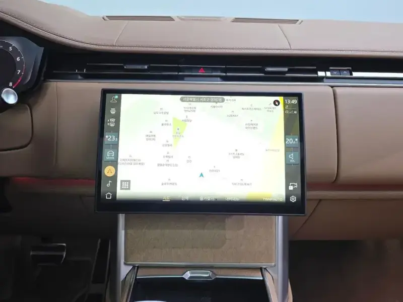 2025 Land Rover Range Rover с пробегом 7 878 км