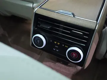 2025 Land Rover Range Rover с пробегом 7 878 км