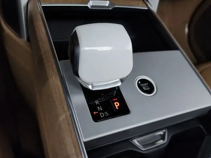 2024 Land Rover Range Rover с пробегом 17 041 км