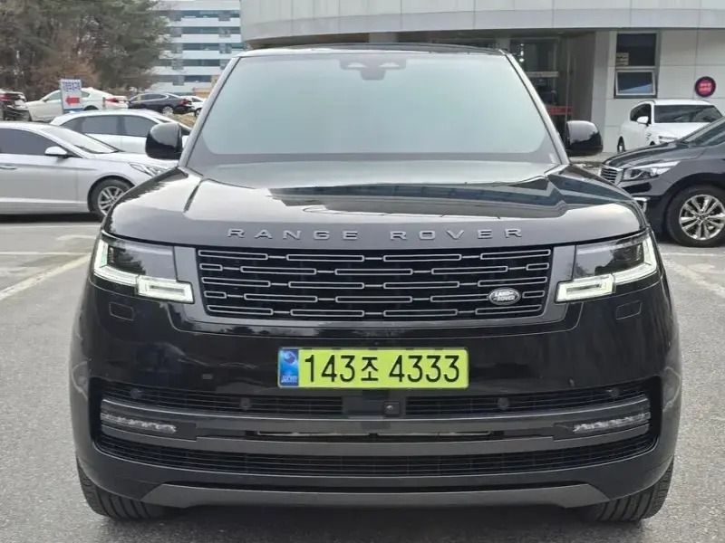 2025 Land Rover Range Rover с пробегом 10 000 км