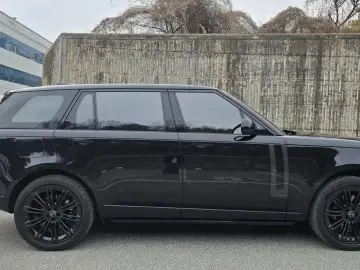 2025 Land Rover Range Rover с пробегом 10 000 км