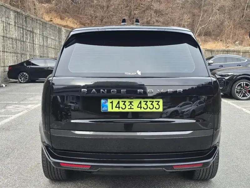 2025 Land Rover Range Rover с пробегом 10 000 км