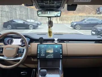 2025 Land Rover Range Rover с пробегом 10 000 км