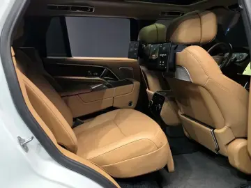 2025 Land Rover Range Rover с пробегом 7 812 км