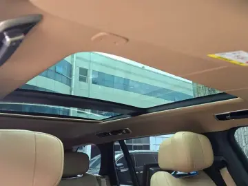 2025 Land Rover Range Rover с пробегом 10 000 км