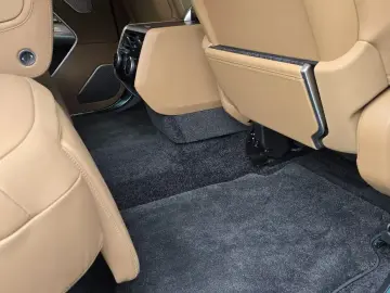 2025 Land Rover Range Rover с пробегом 10 000 км