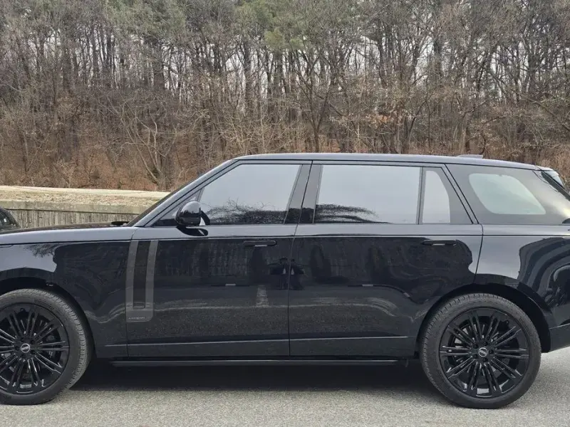 2025 Land Rover Range Rover с пробегом 10 000 км